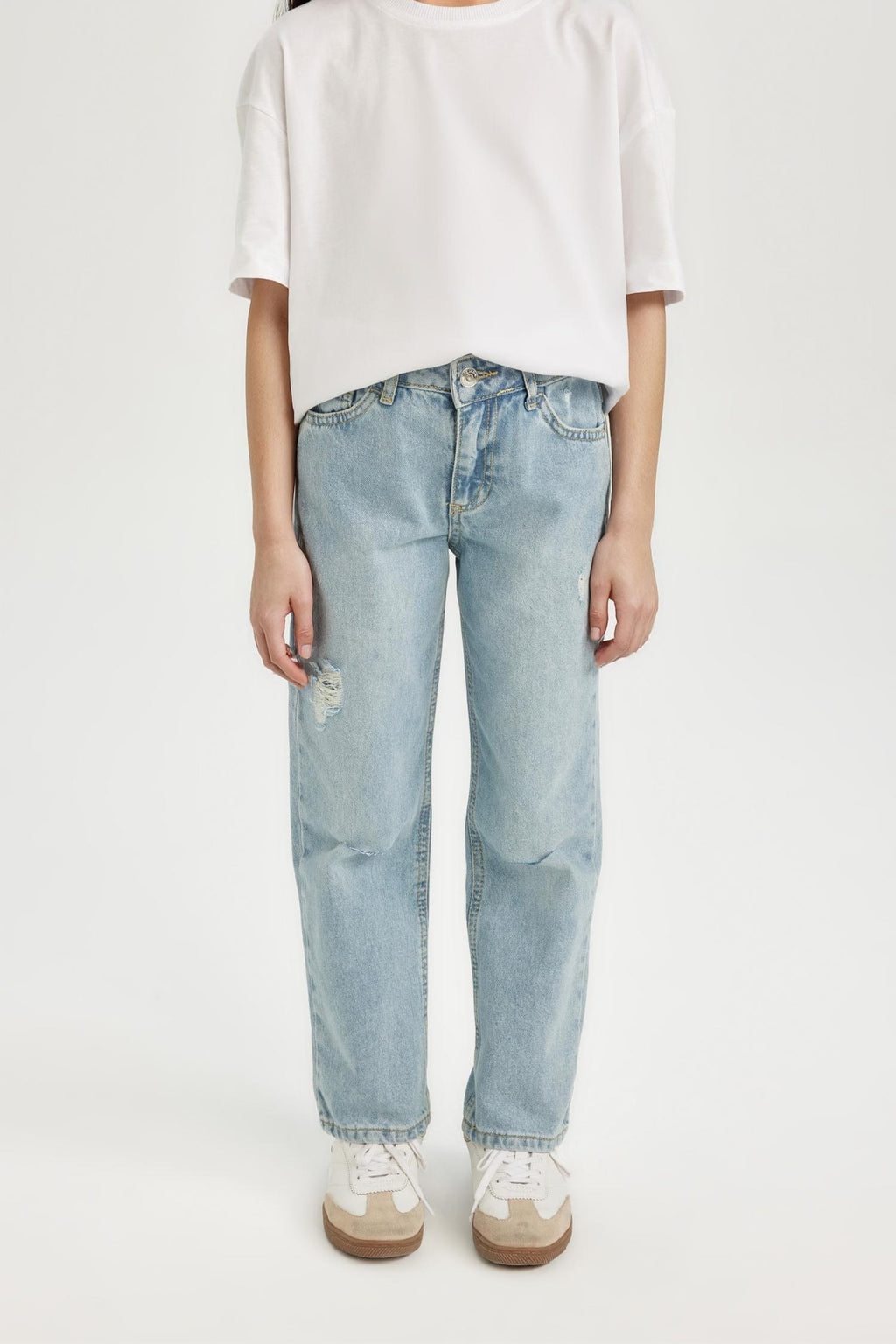 Girls Straight Fit Ripped Detailed Straight Leg Pocket Jeans