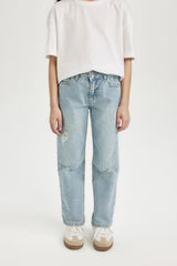 Girls Straight Fit Ripped Detailed Straight Leg Pocket Jeans