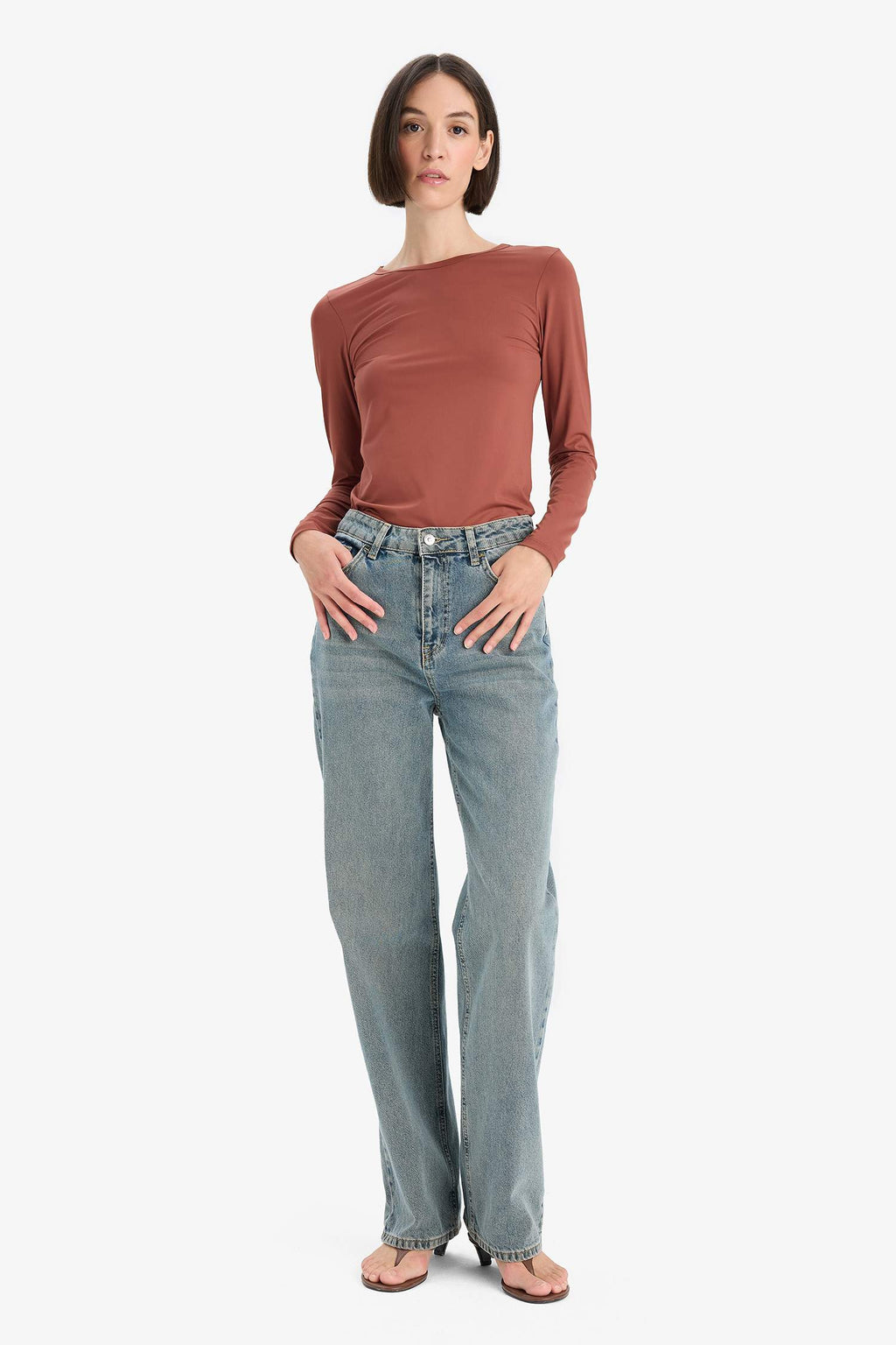 Slim Fit Slim Cut Crew Neck Basic Plain Long Sleeve T-Shirt