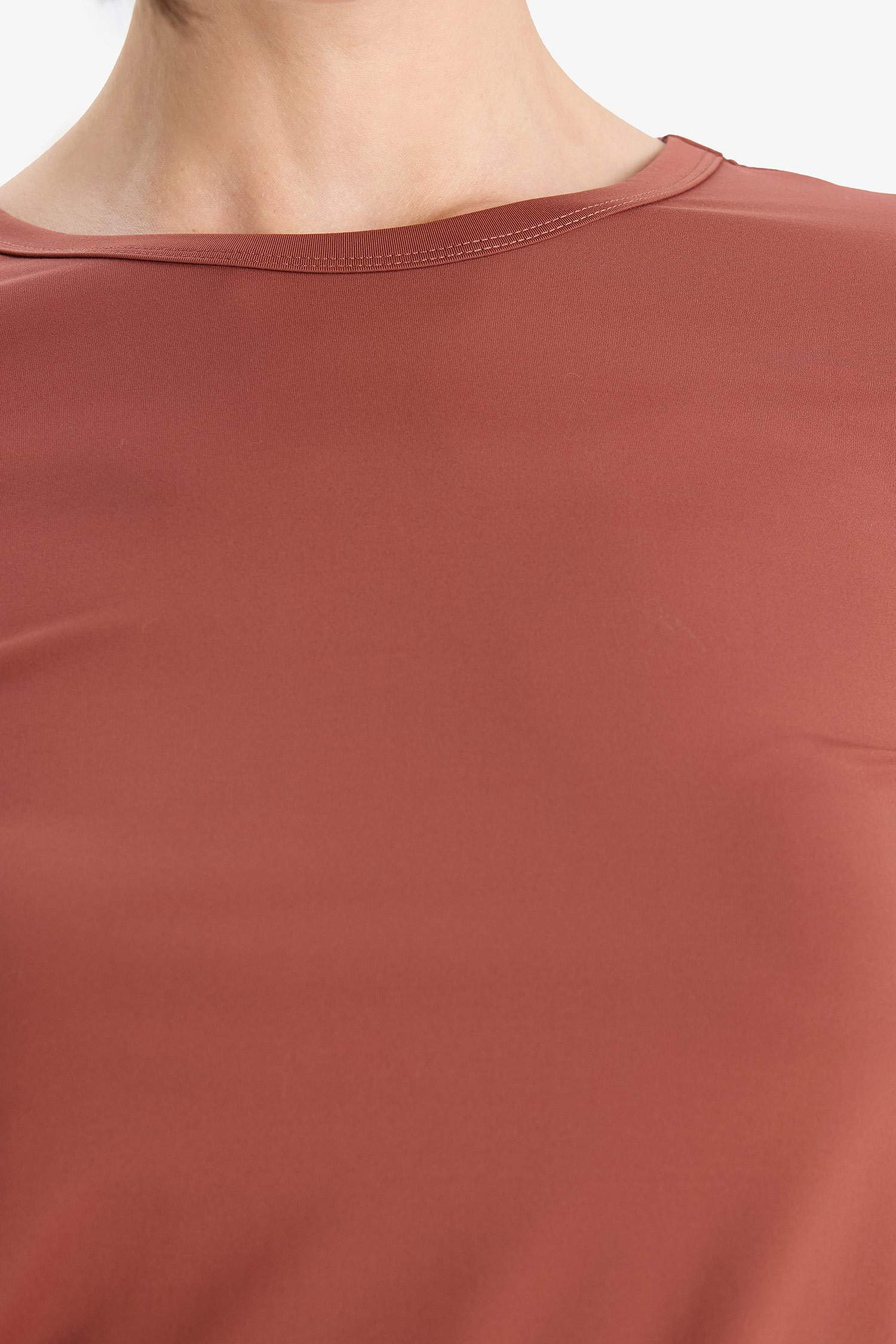 Slim Fit Slim Cut Crew Neck Basic Plain Long Sleeve T-Shirt