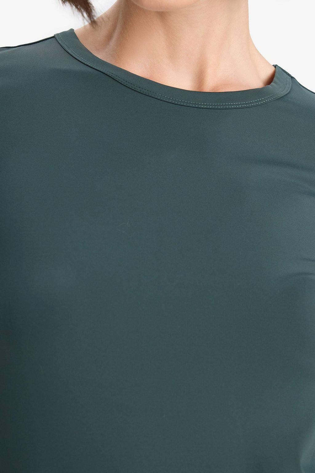 Slim Fit Slim Cut Crew Neck Basic Plain Long Sleeve T-Shirt