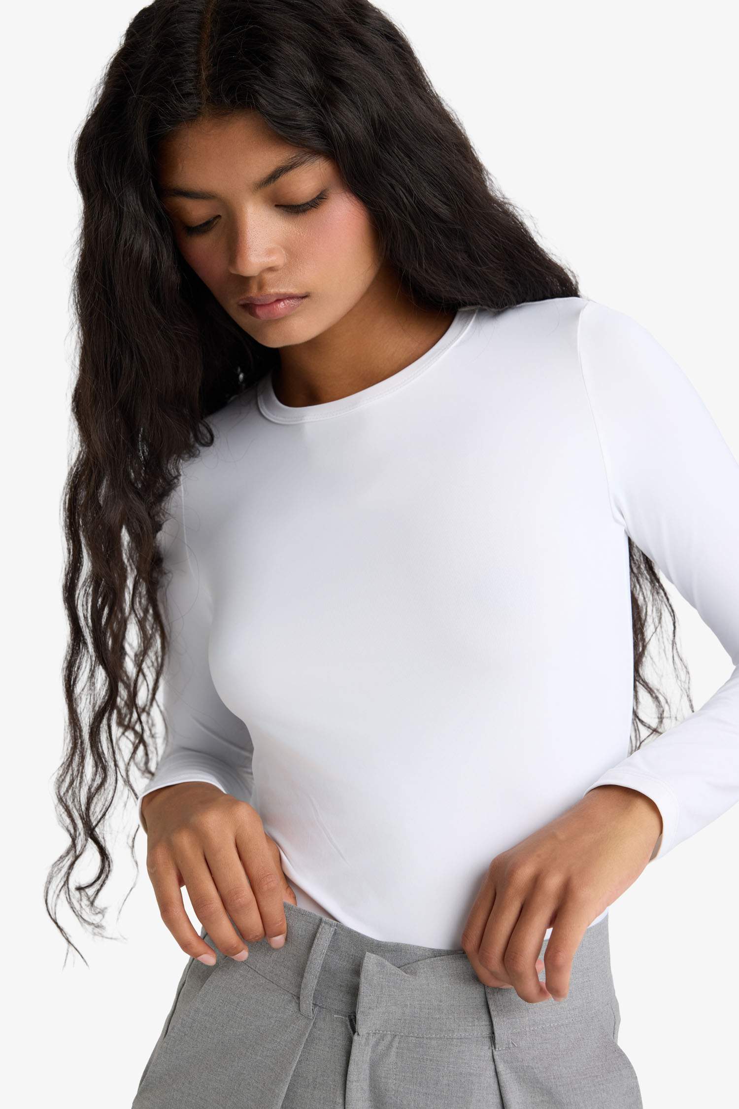 Slim Fit Slim Cut Crew Neck Basic Plain Long Sleeve T-Shirt