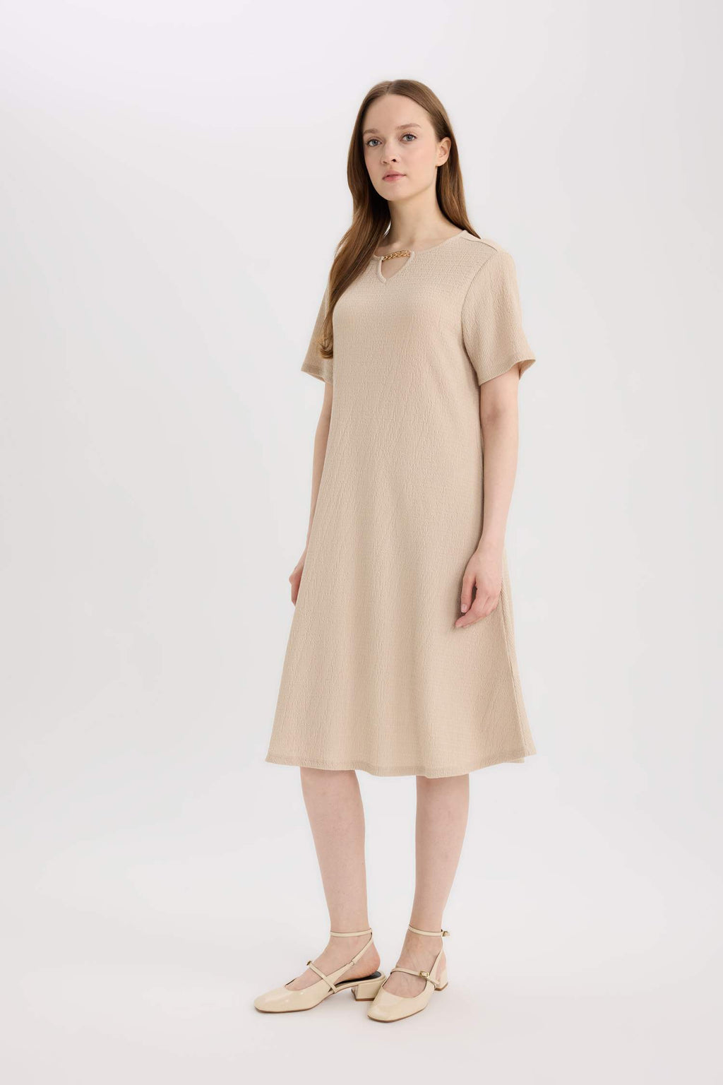 Regular Fit Open Neck Basic Plain Crepe Short Sleeve Midi Summer Dress