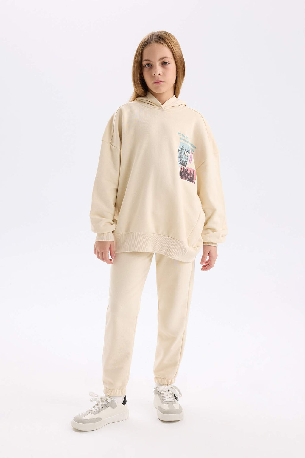Girls 2-Piece Set Printed Sweatshirt with Elastic Waistband and Tracksuit Bottoms