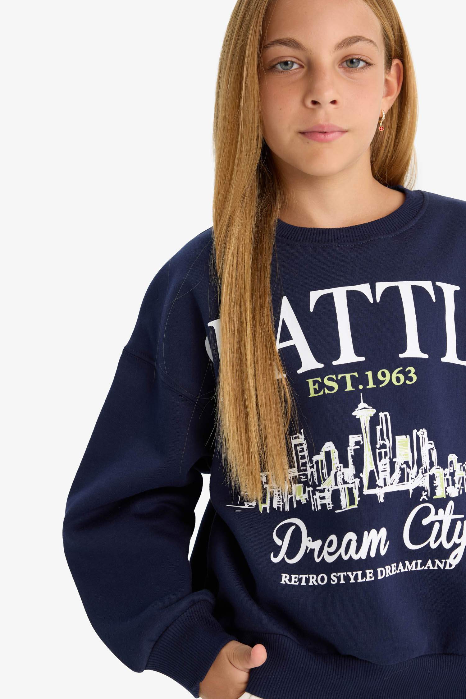 Girls Relax Fit Crew Neck Printed Sweatshirt