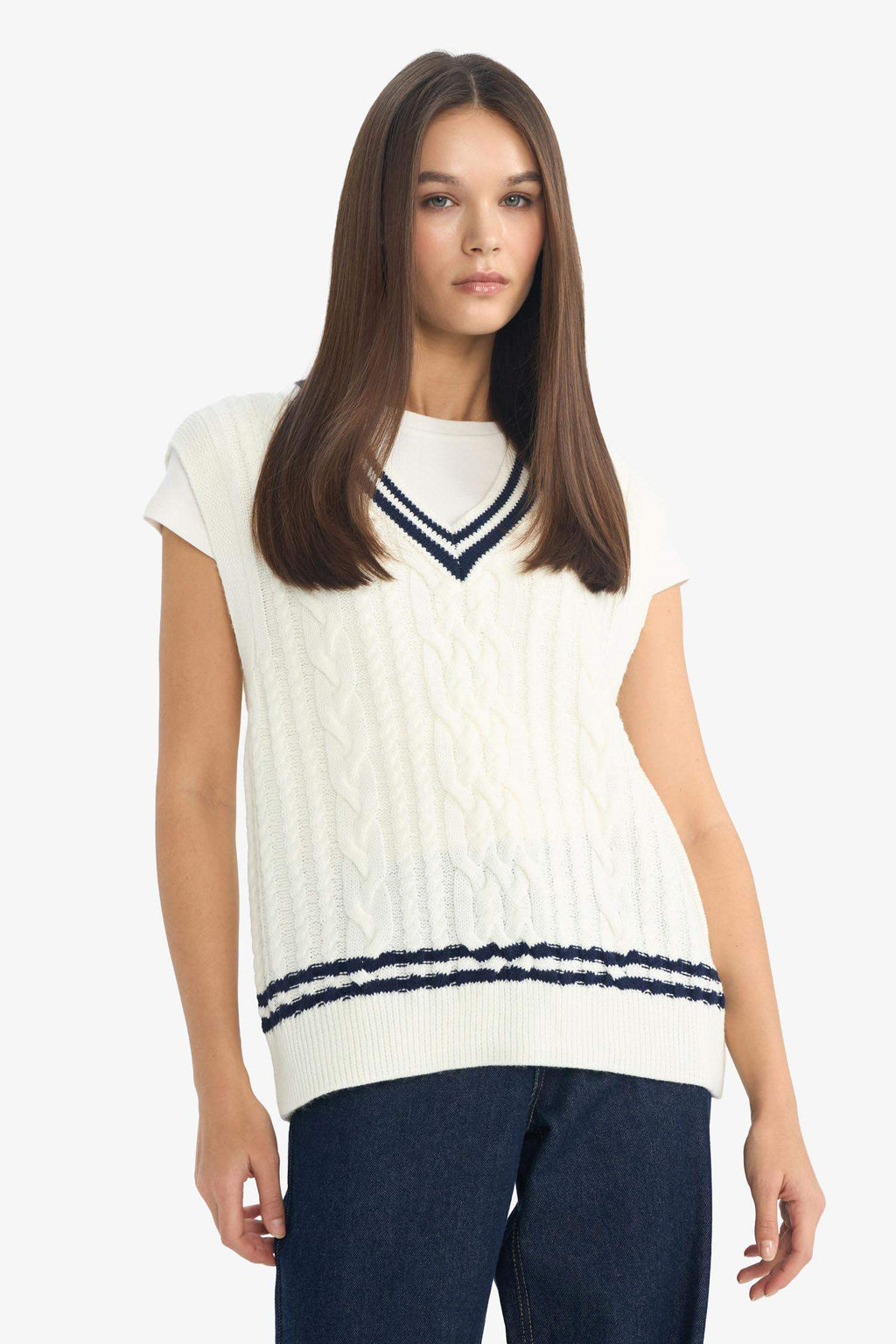 Regular Fit V-Neck Cable Knit Sweater