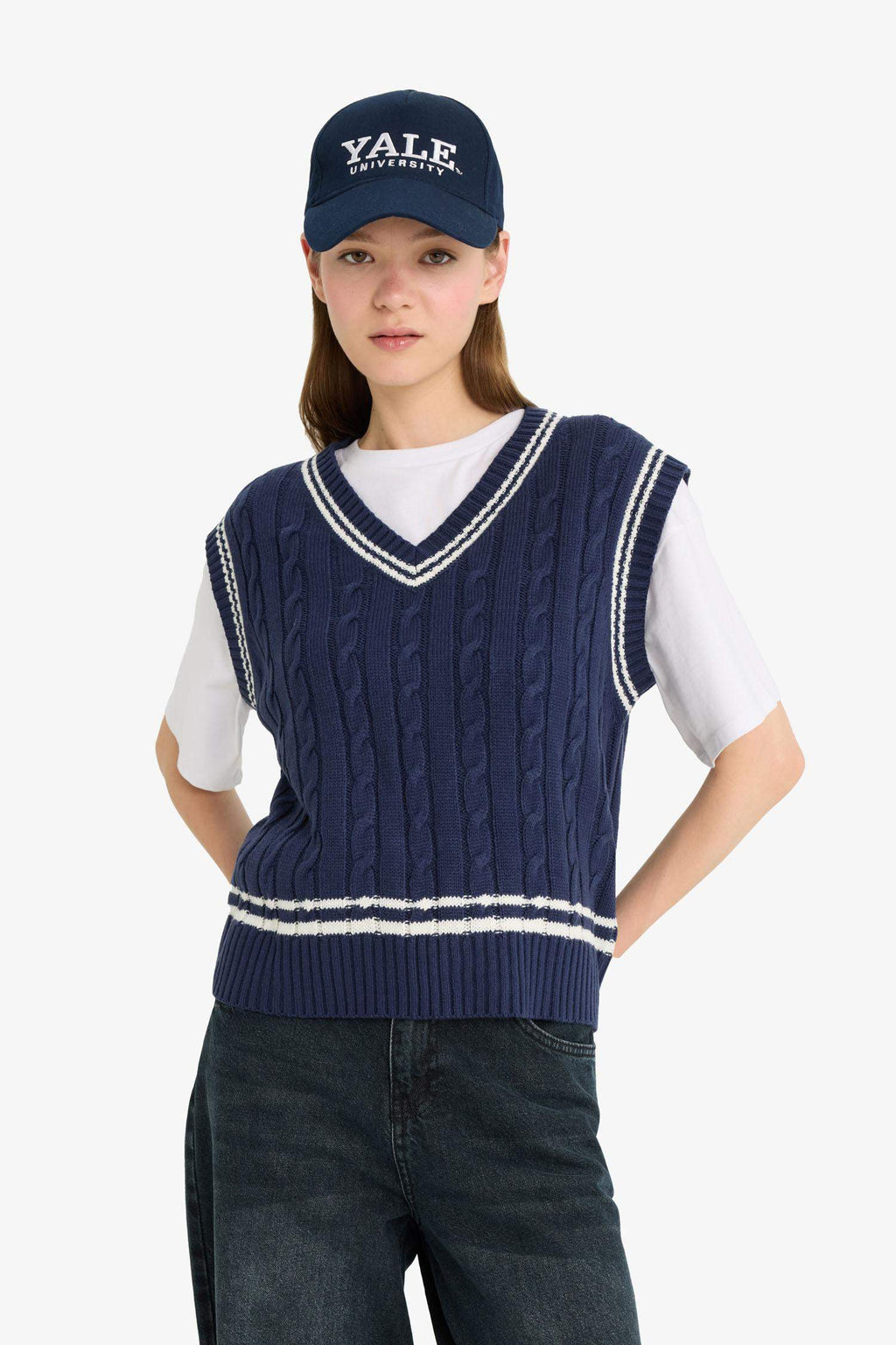 Regular Fit V-Neck Cable Knit Sweater
