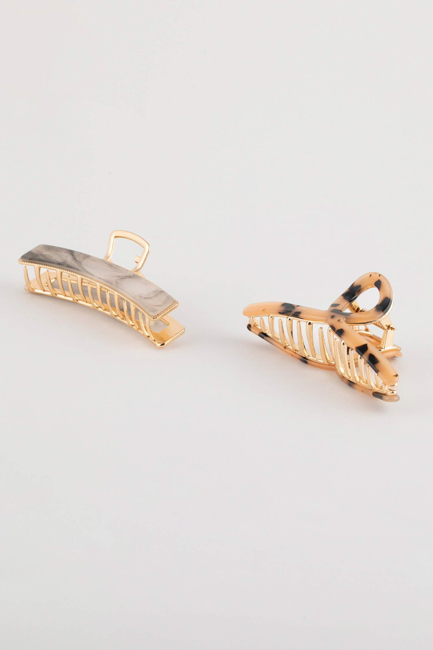 2-Pack Leopard Patterned Latch Buckle