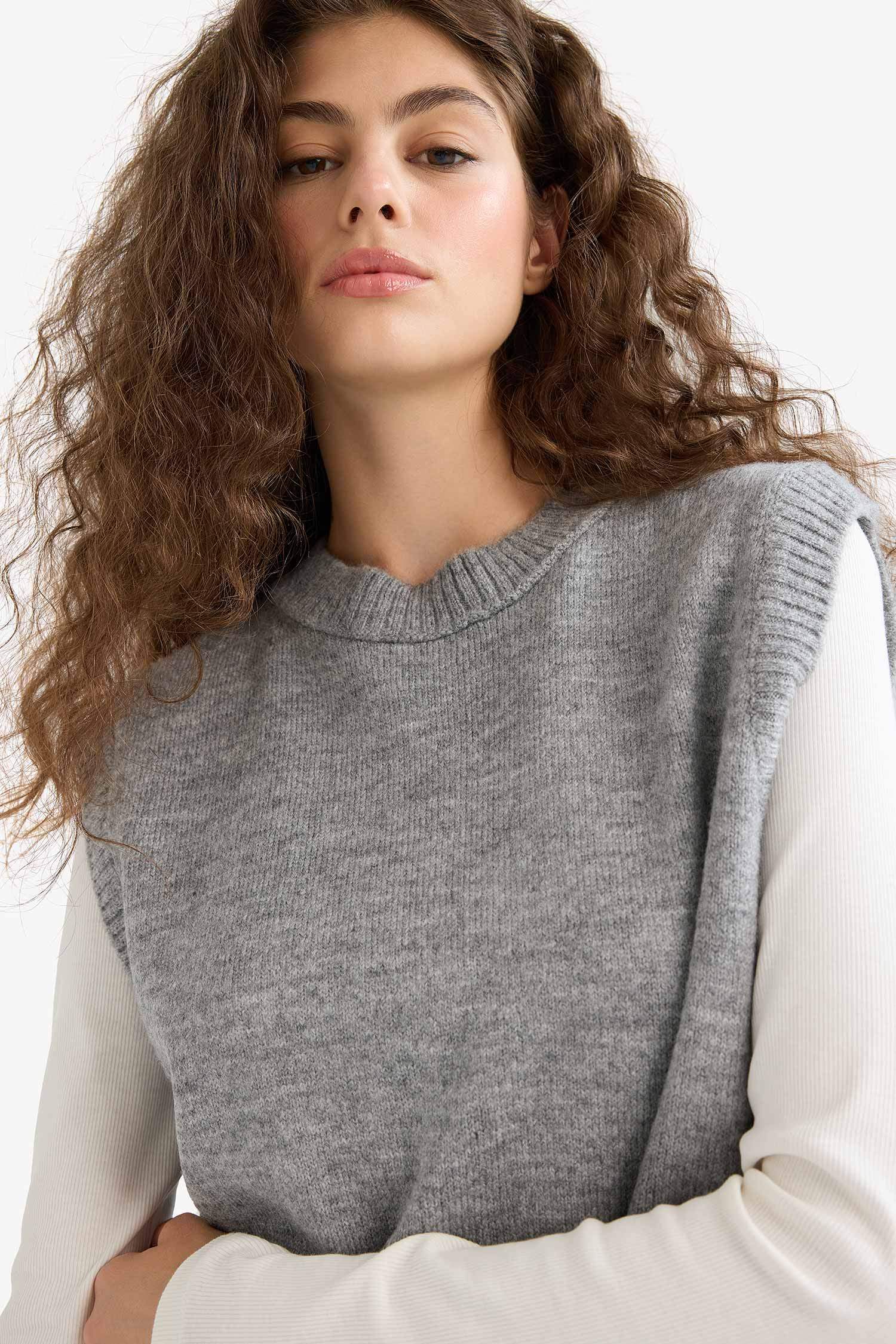 Regular Fit Basic Plain Crew Neck Knit Sweater