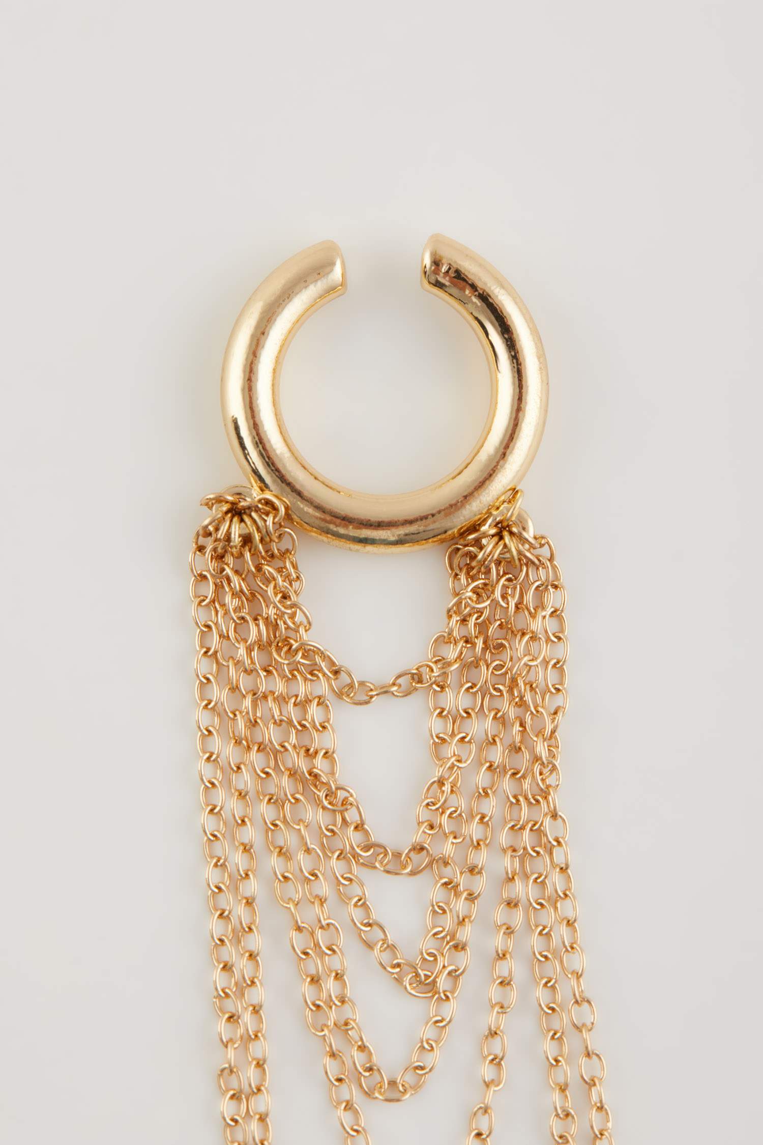 Women Shaking Gold Cartilage Earring