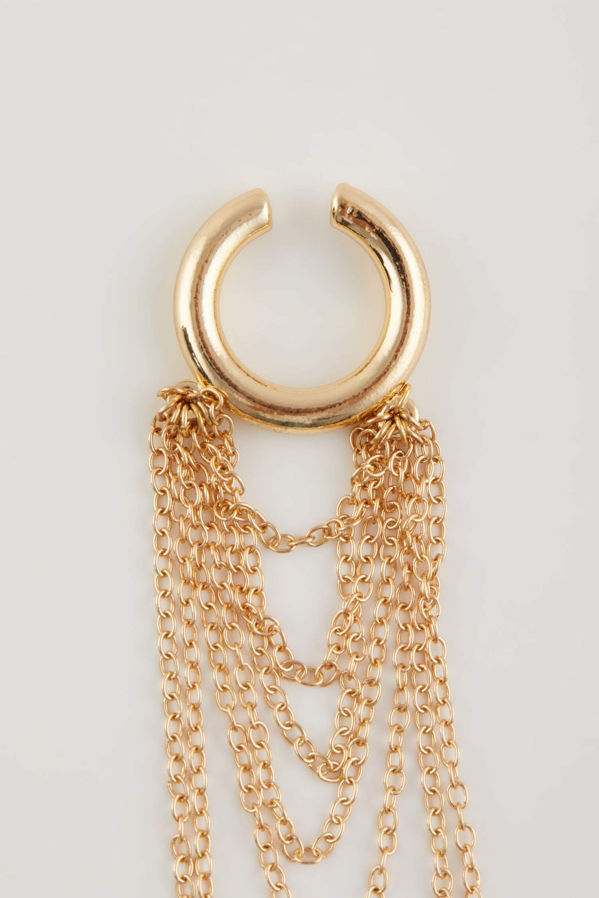 Women Shaking Gold Cartilage Earring