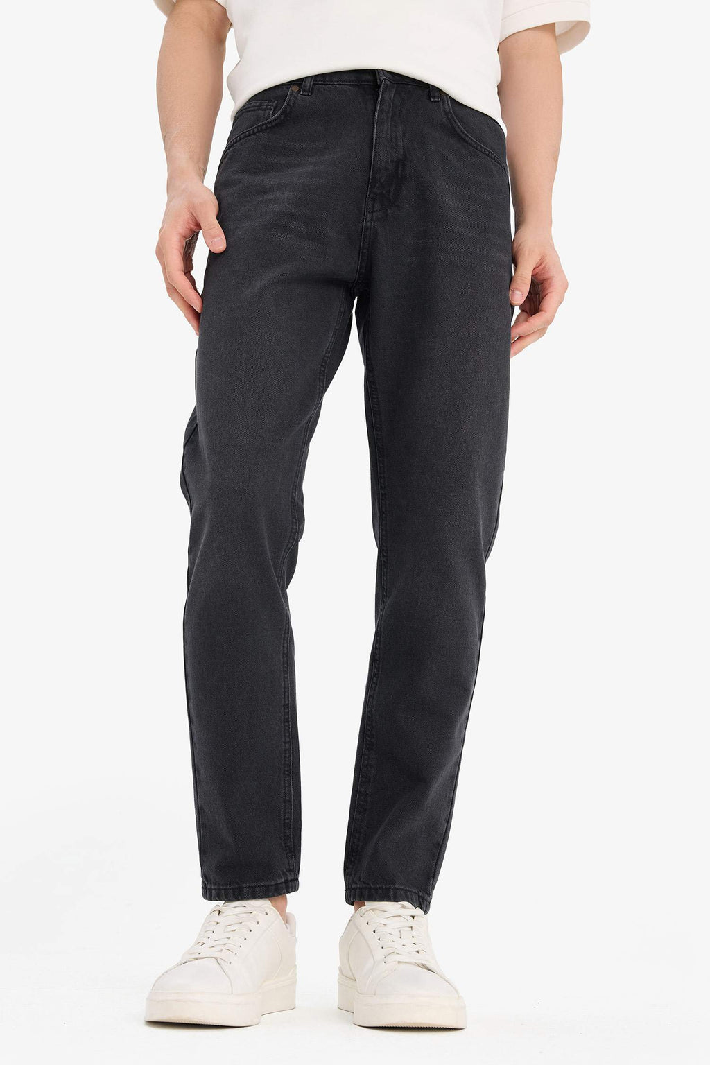 90's Slim Fit Skinny Leg Jeans