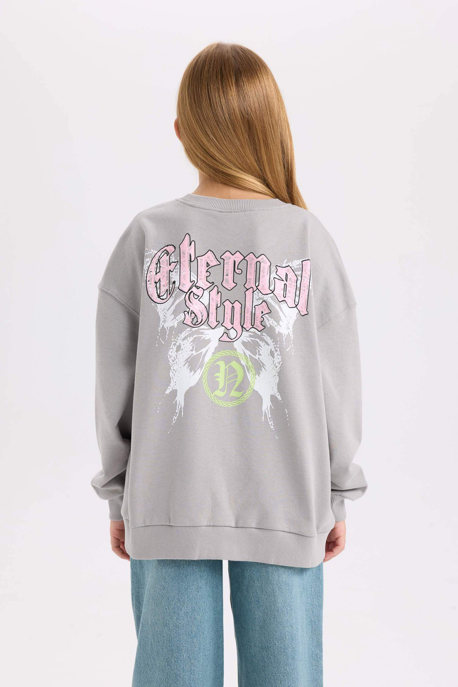 Girls Gray Oversize Wide Pattern Crew Neck Back Printed Sweatshirt