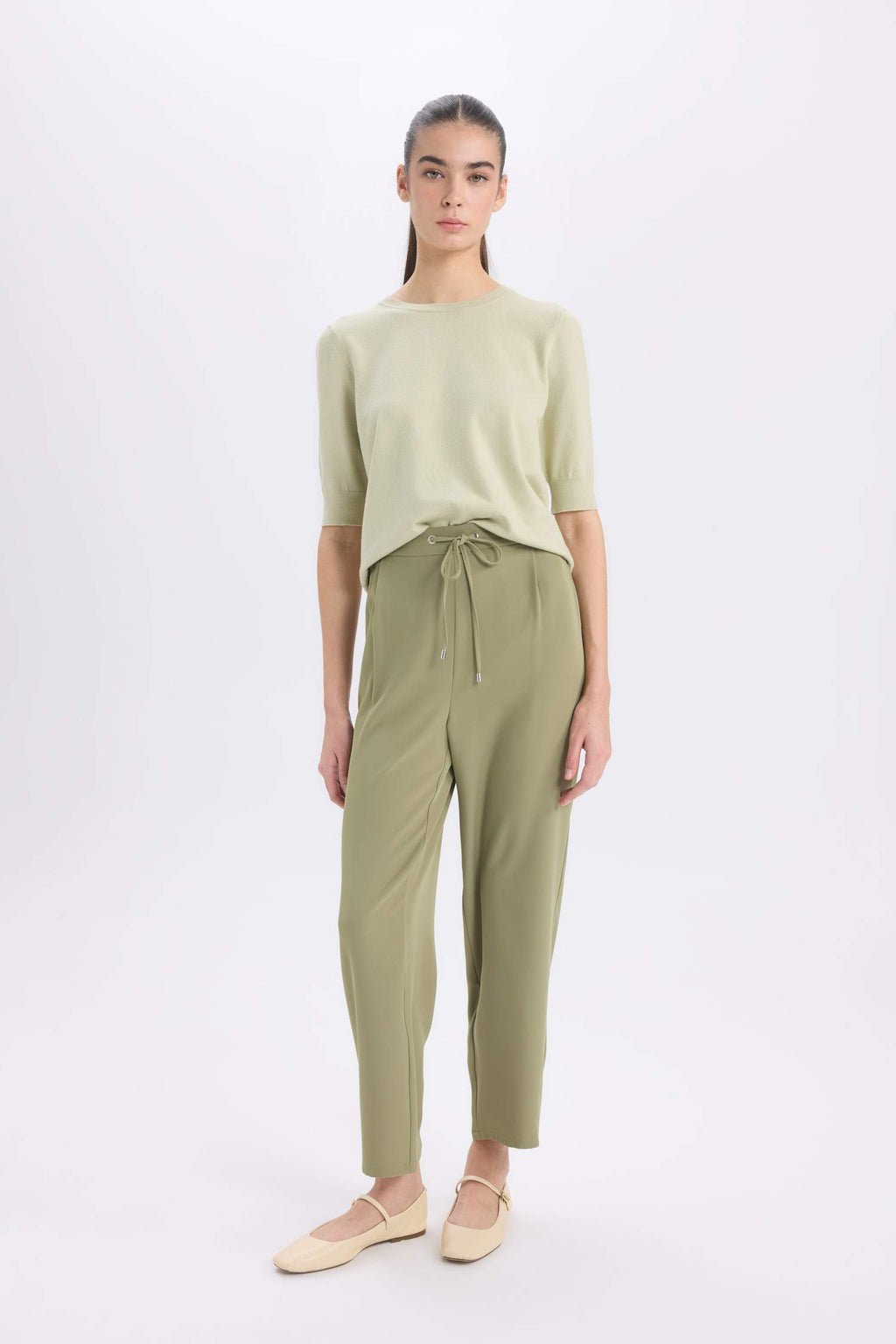 Normal Waist Short Leg Crepe Jogger Pants