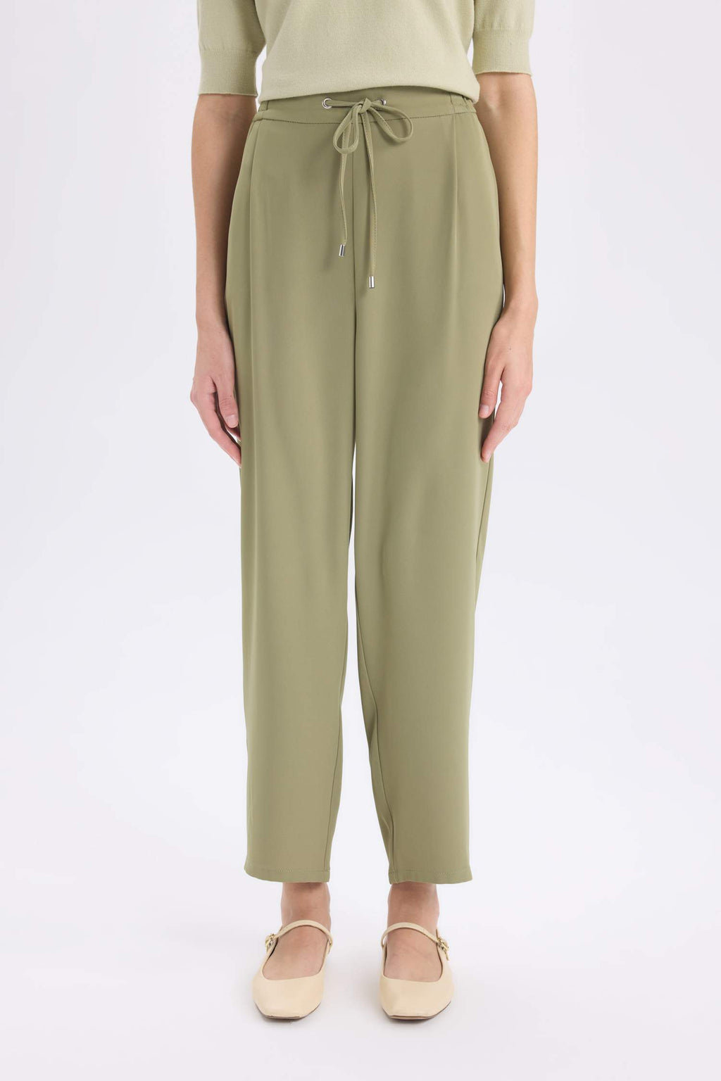 Normal Waist Short Leg Crepe Jogger Pants