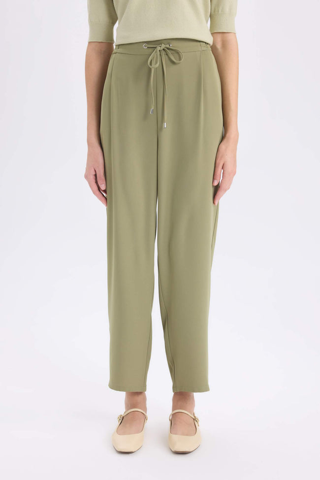 Normal Waist Short Leg Crepe Jogger Pants Main Image