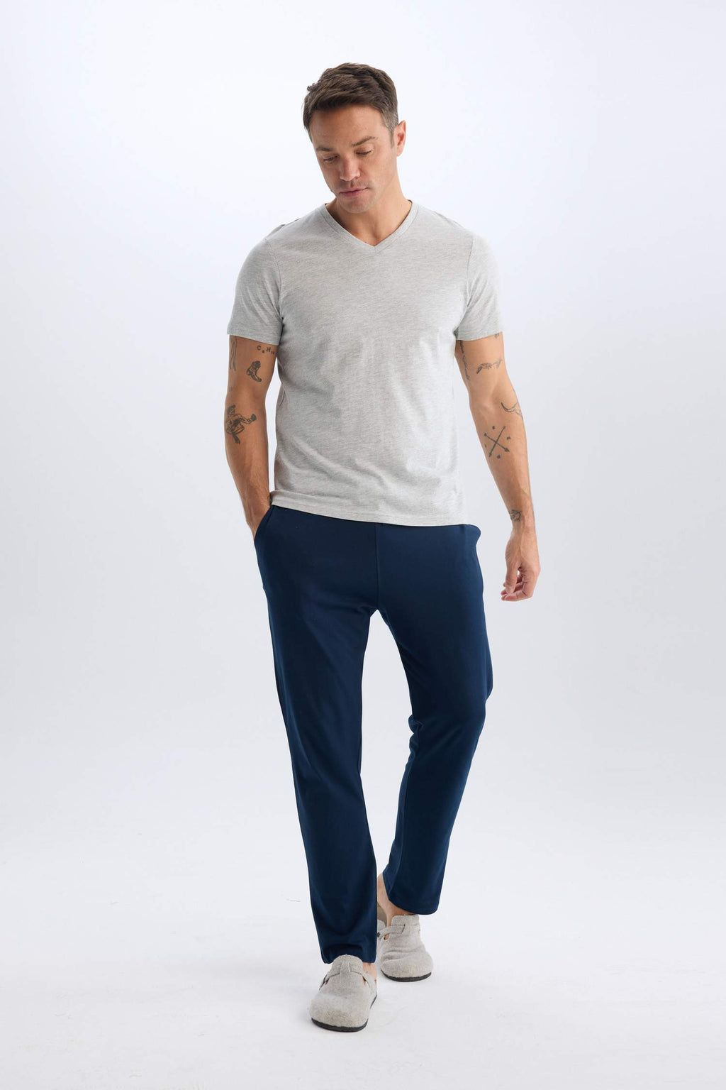 New Regular Fit V-Neck T-Shirt