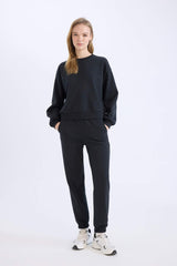 Regular Fit 2-Piece Set Thick Crew Neck Sweatshirt Flexible Waist Jogger Sweatpants