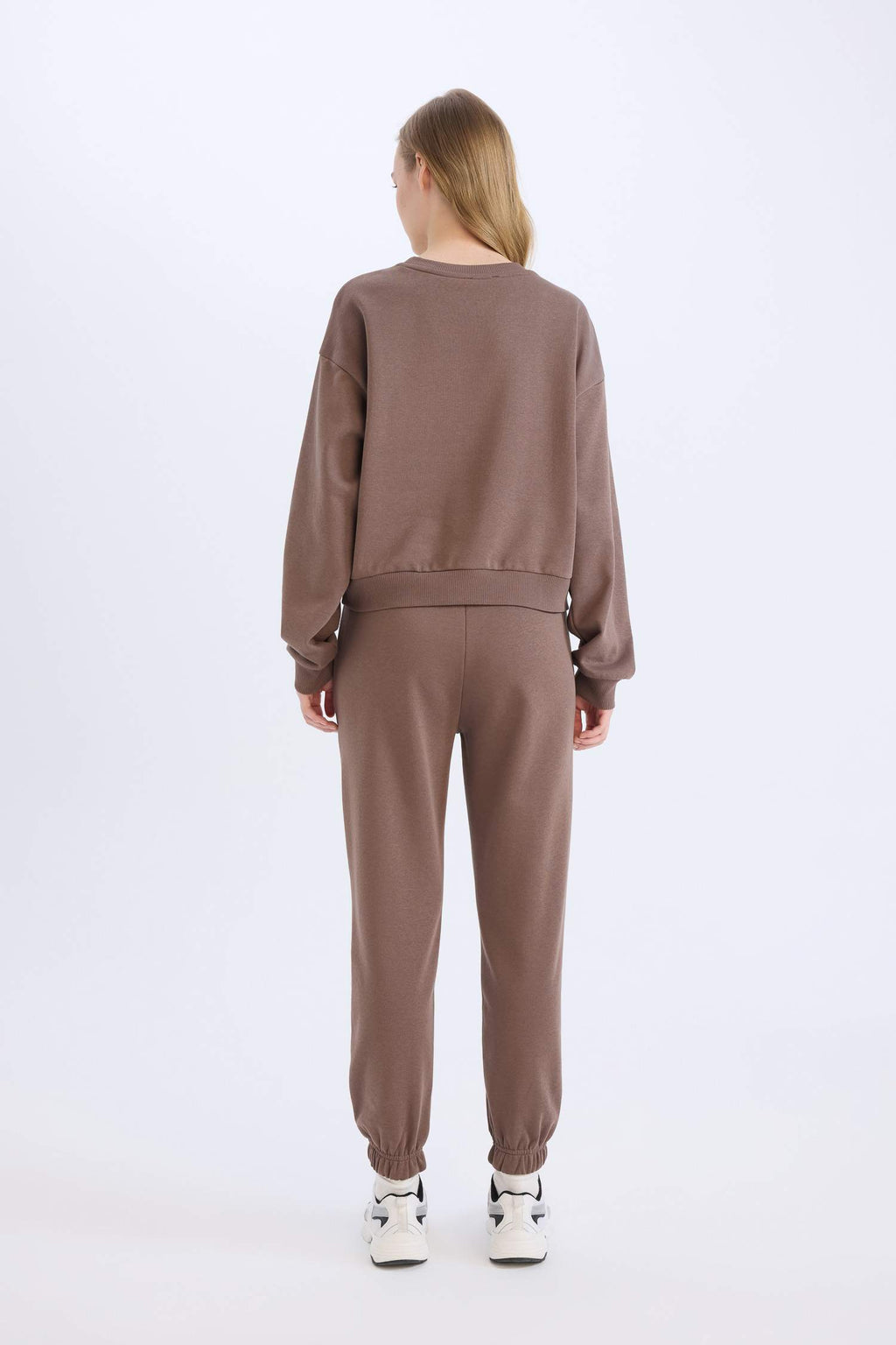 Regular Fit 2-Piece Set Thick Crew Neck Sweatshirt Flexible Waist Jogger Sweatpants