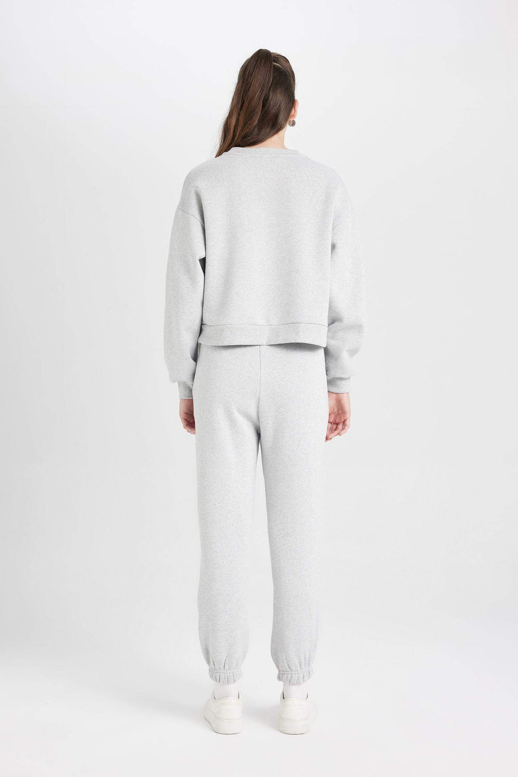 Regular Fit 2-Piece Set Thick Crew Neck Sweatshirt Flexible Waist Jogger Sweatpants