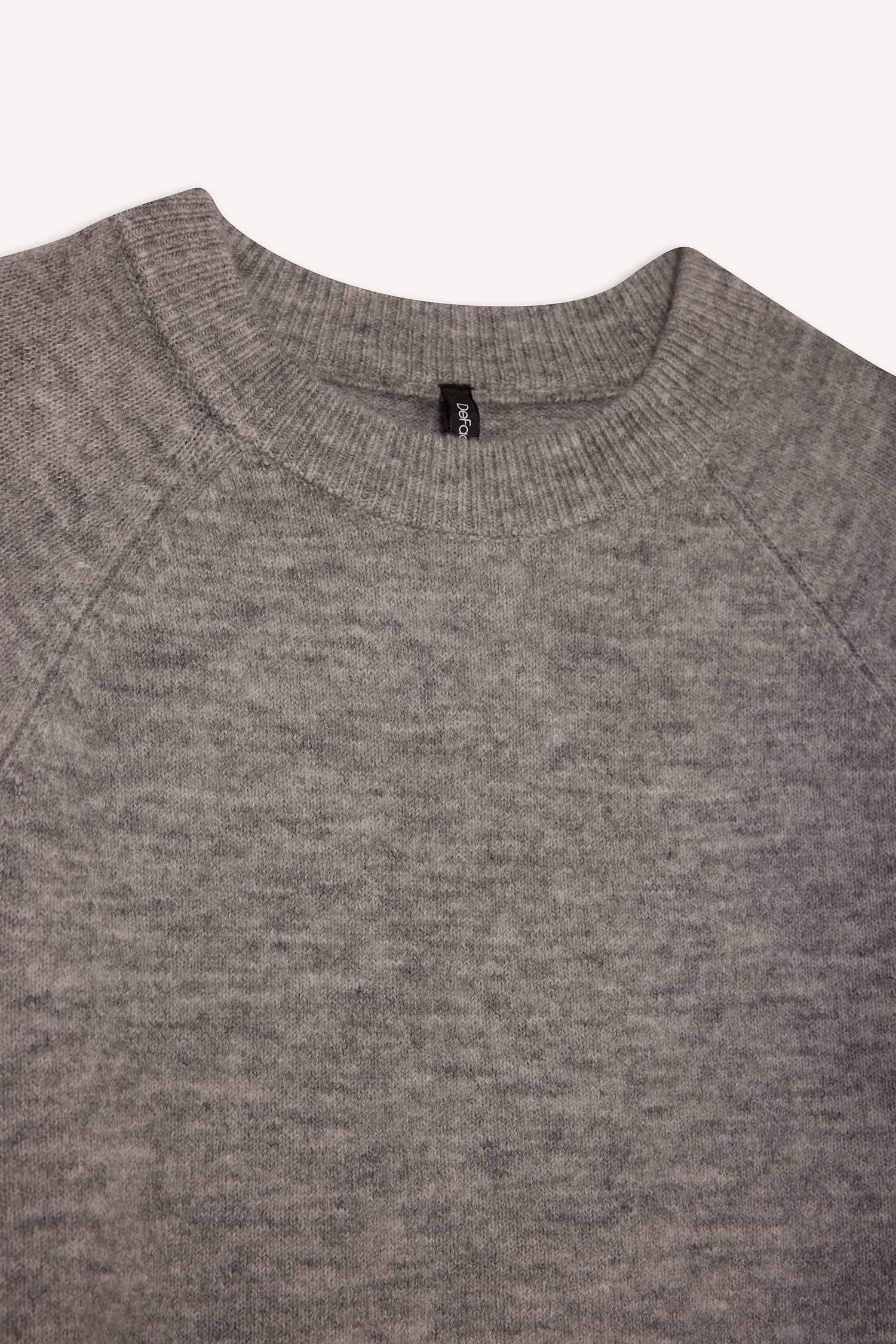 Regular Fit Crew Neck Basic Plain Soft Touch Knit Sweater