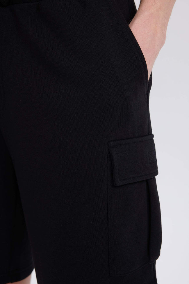 Regular Fit Drawstring Waist Cargo Pocket Shorts Main Image