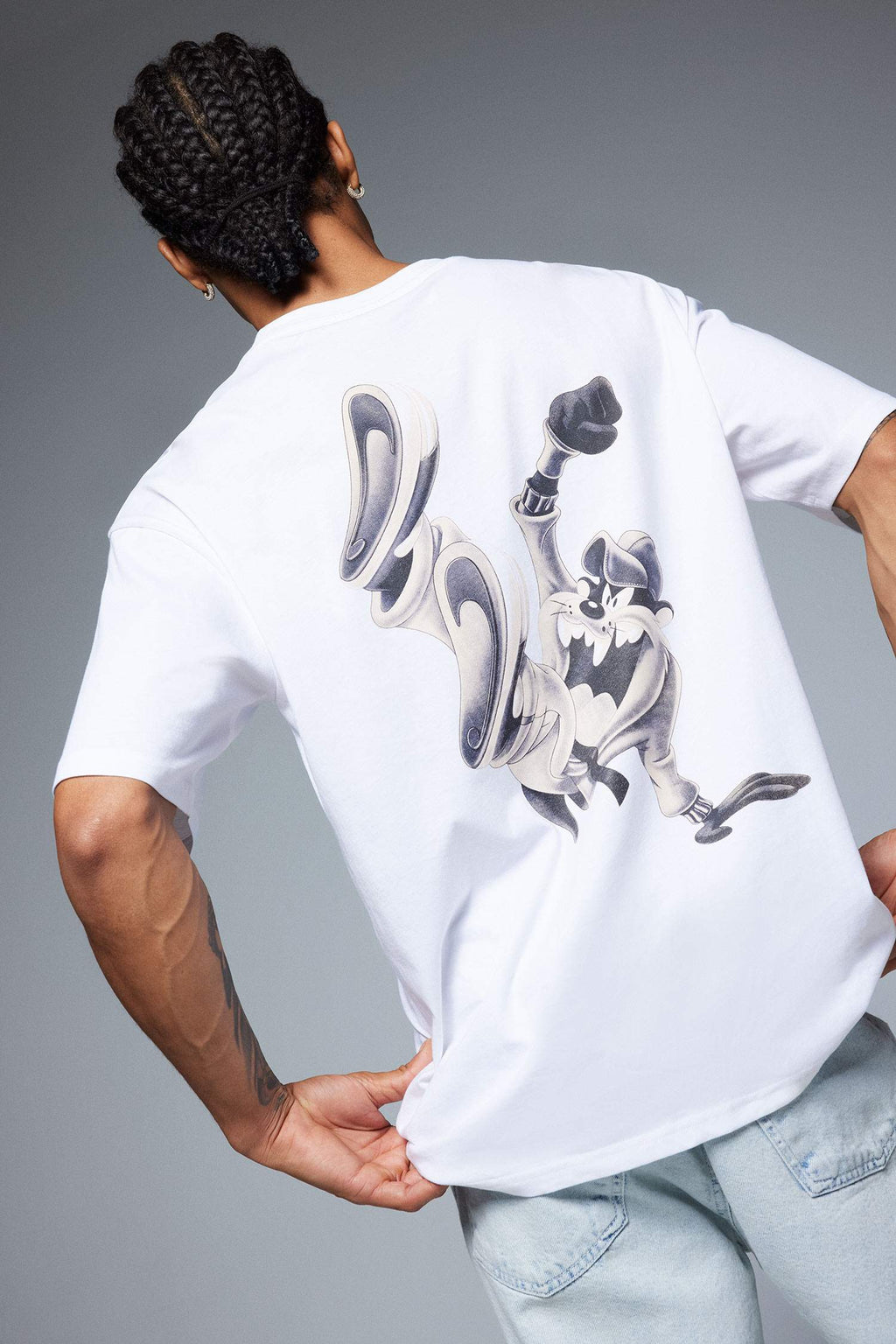 Boxy Fit Looney Tunes Licensed Crew Neck Printed T-Shirt