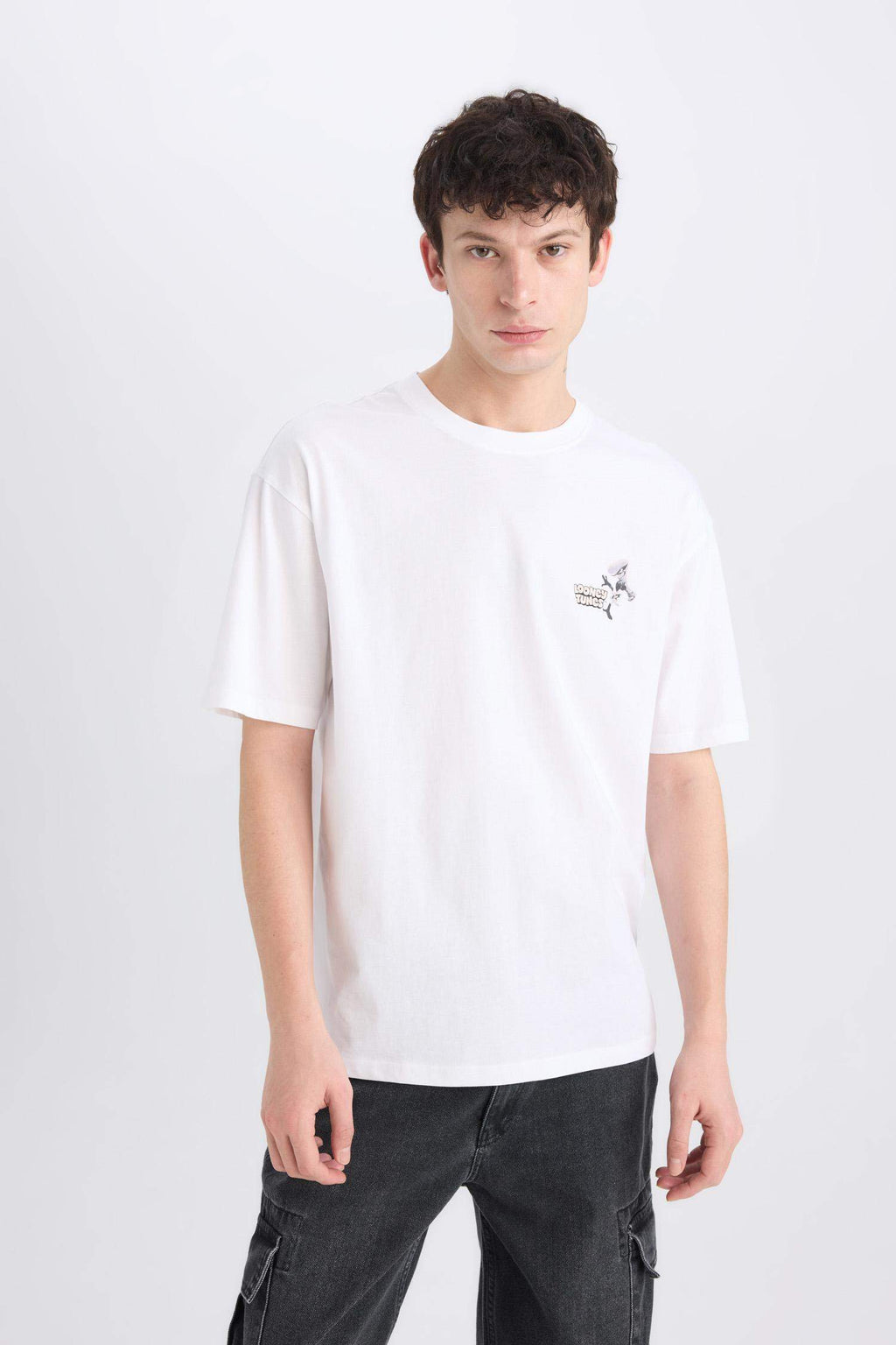 Boxy Fit Looney Tunes Licensed Crew Neck Printed T-Shirt