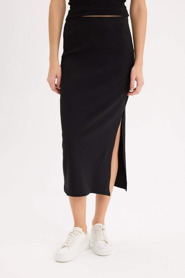 Fitted Body-hugging Slit Basic Camisole Black Midi Skirt Main Image