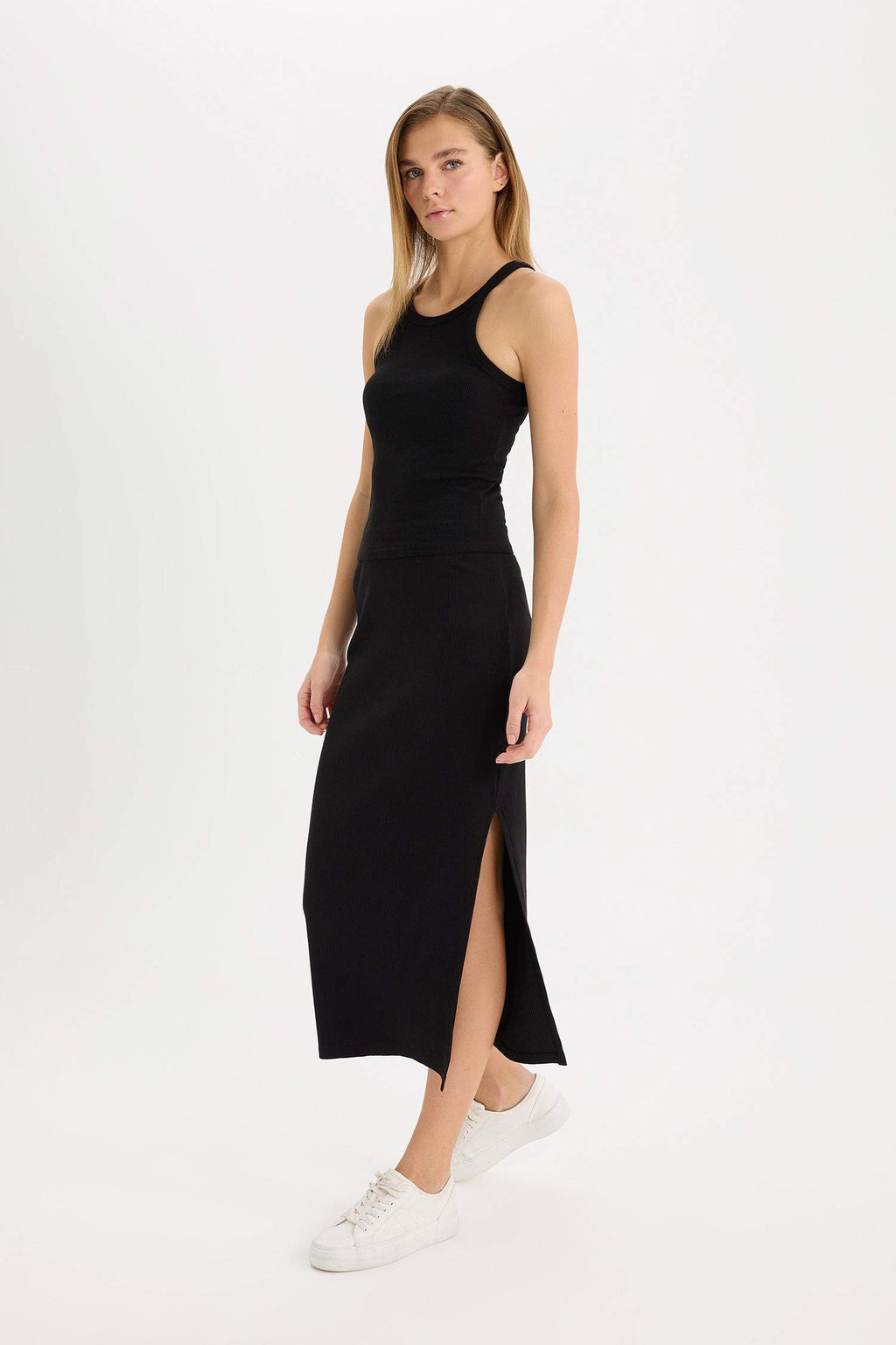 Fitted Body-hugging Slit Basic Camisole Black Midi Skirt