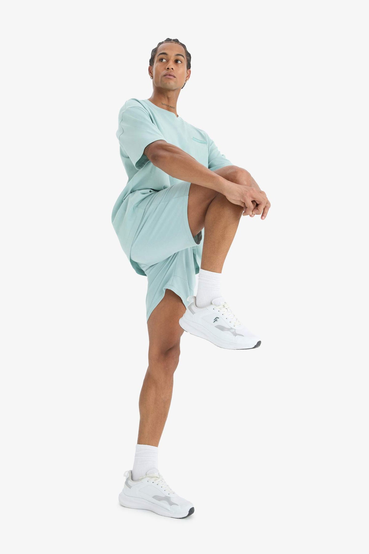 DeFactoFit Standard Fit Sportsman Shorts with Tie Waist and Pocket