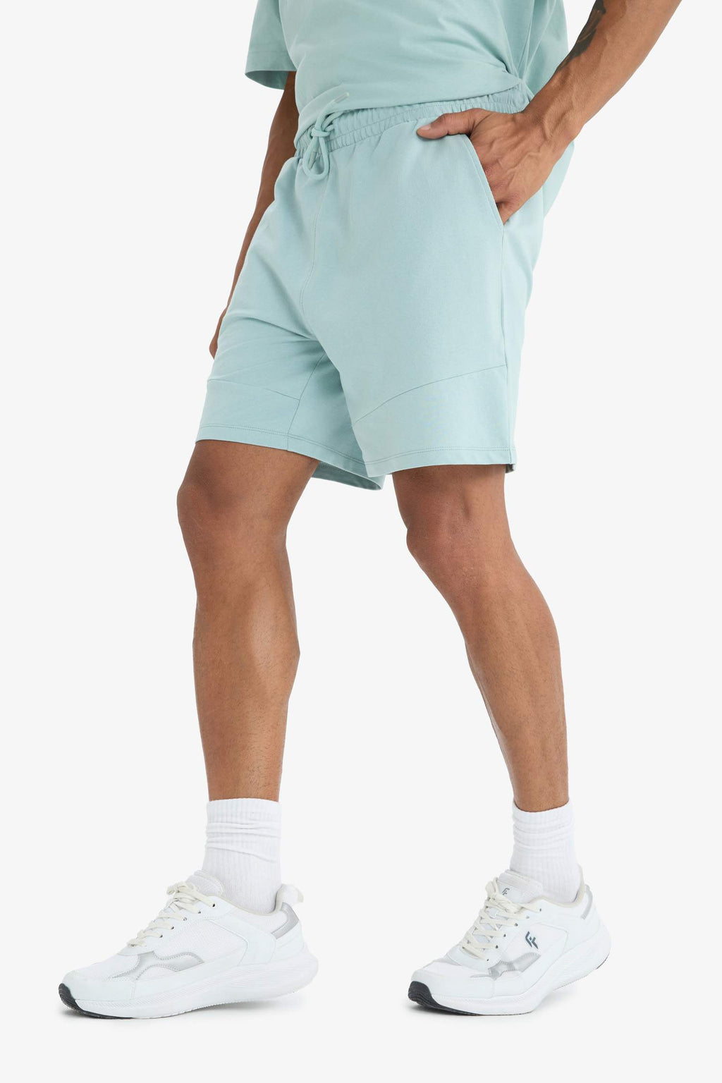 DeFactoFit Standard Fit Sportsman Shorts with Tie Waist and Pocket