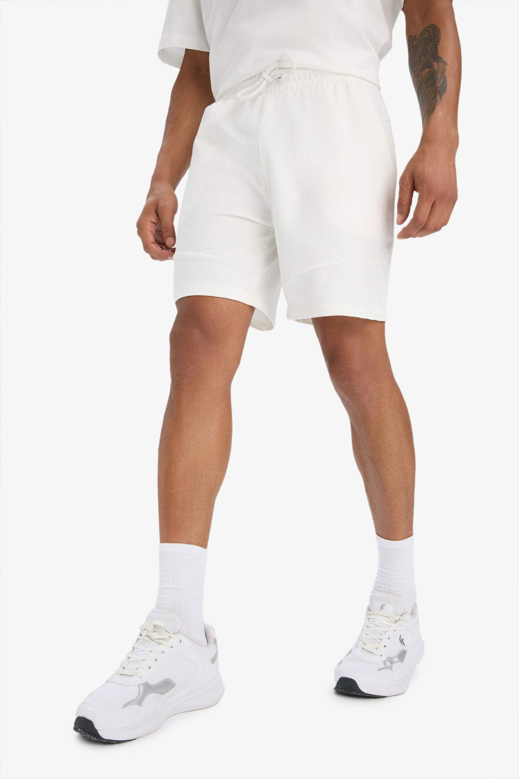 DeFactoFit Standard Fit Sportsman Shorts with Tie Waist and Pocket