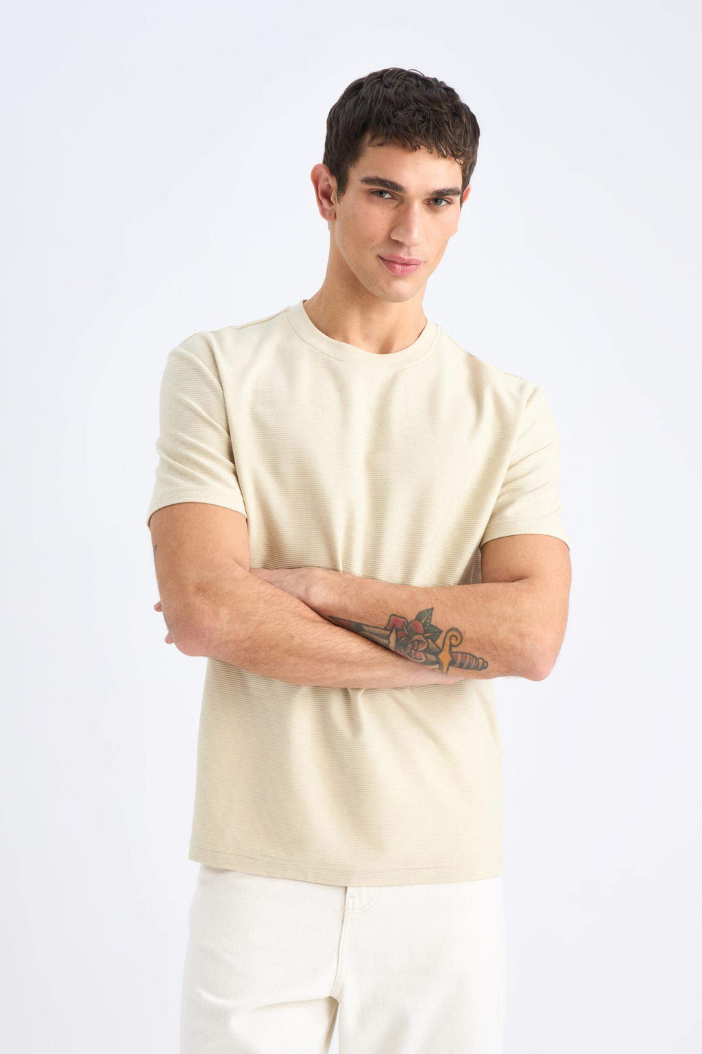Regular Fit T-Shirt With A Round Neck And Short Sleeves
