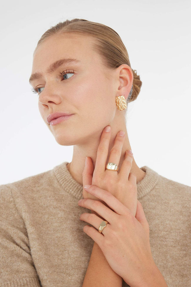 Women's 2 Pcs Gold Ring Hover Image