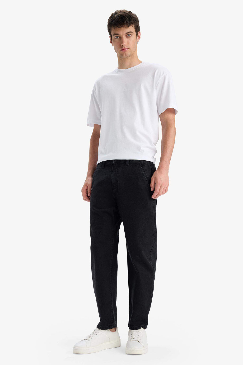 Relaxed Slouchy Fit Wide Leg Jeans