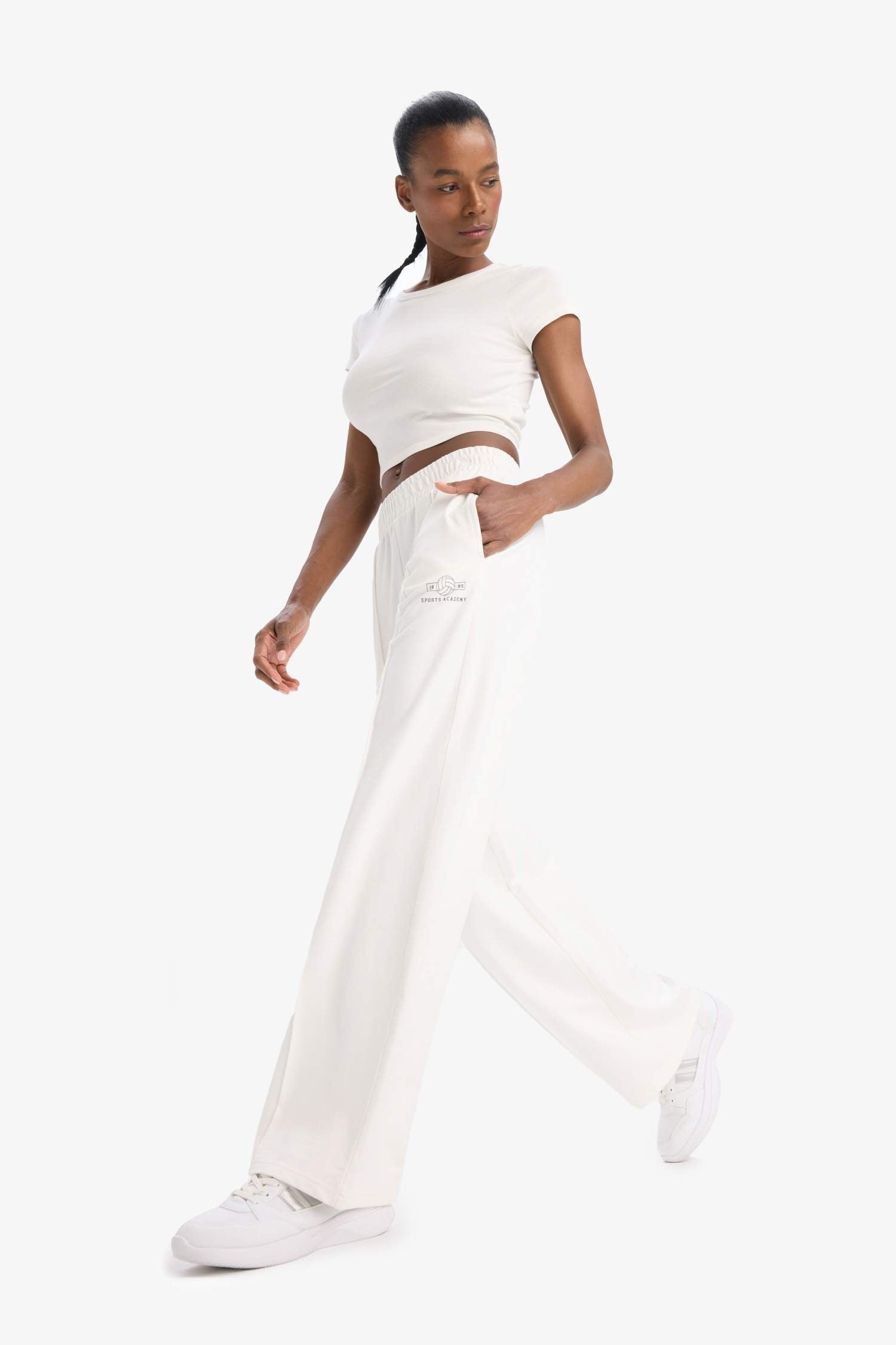 DeFactoFit Wide Leg Double Pocket Standard Length Sports Trousers