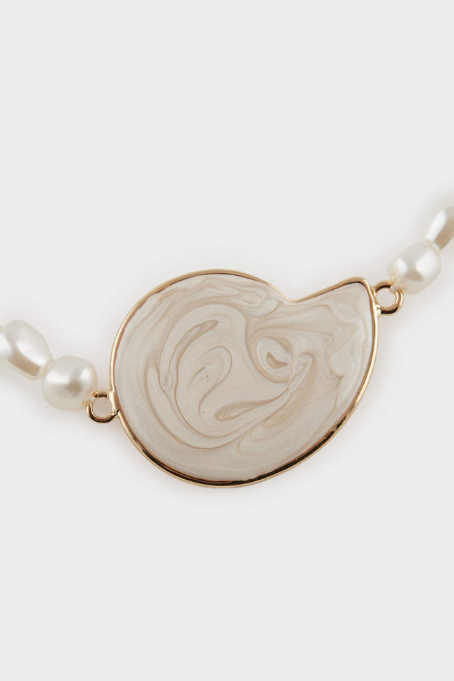 Women's Marble Patterned Pearl Detailed Necklace Hover Image