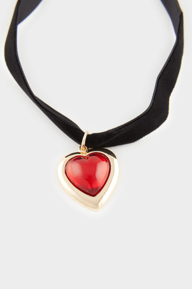 Women Heart Detailed Necklace Main Image