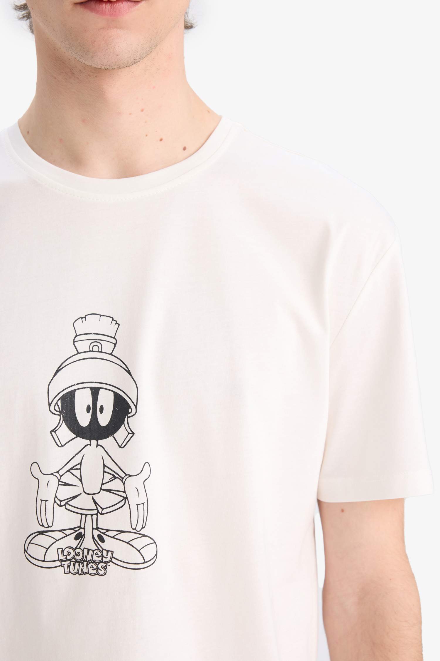 100% Cotton Looney Tunes Regular Fit Crew Neck Short Sleeve T-Shirt