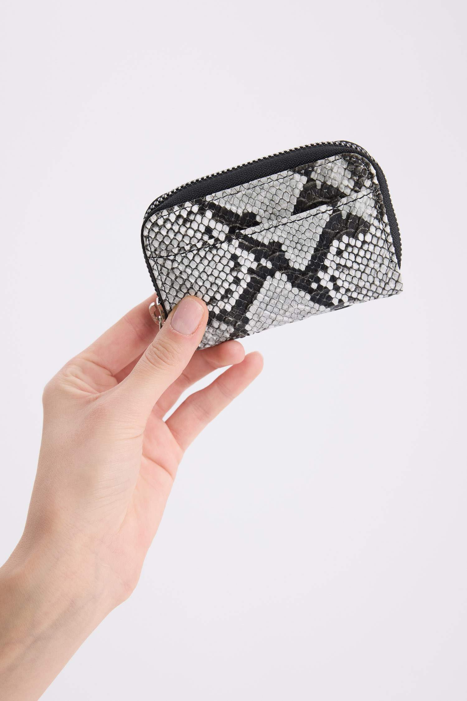Women's Snake Pattern Zippered Coin Wallet