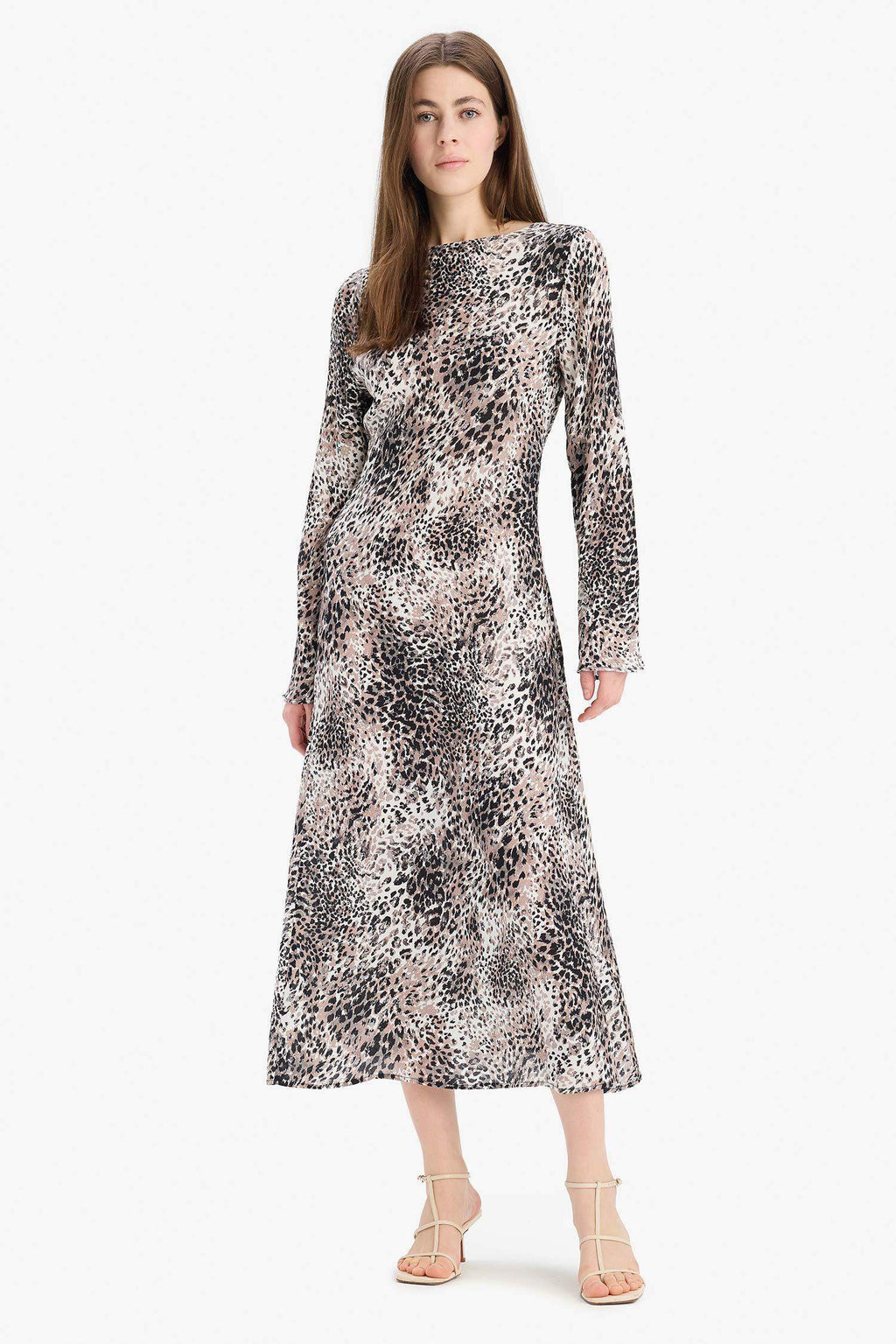 A Cut Ruffle Collar Animal Patterned Midi Dress