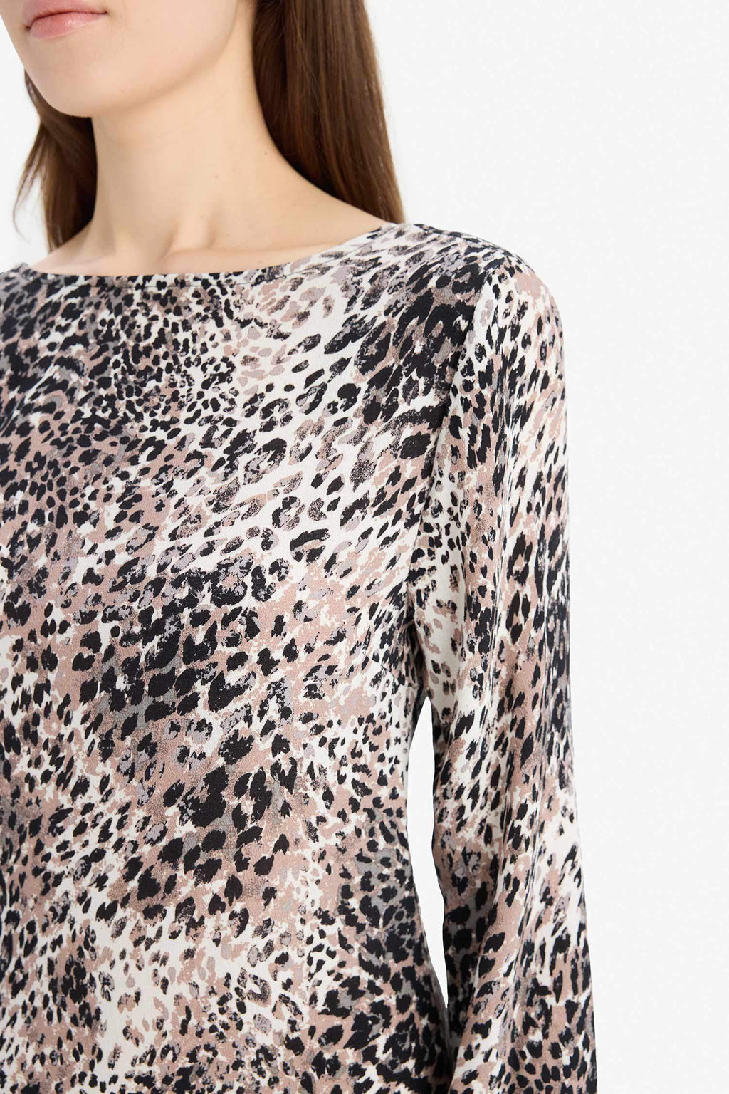 A Cut Ruffle Collar Animal Patterned Midi Dress