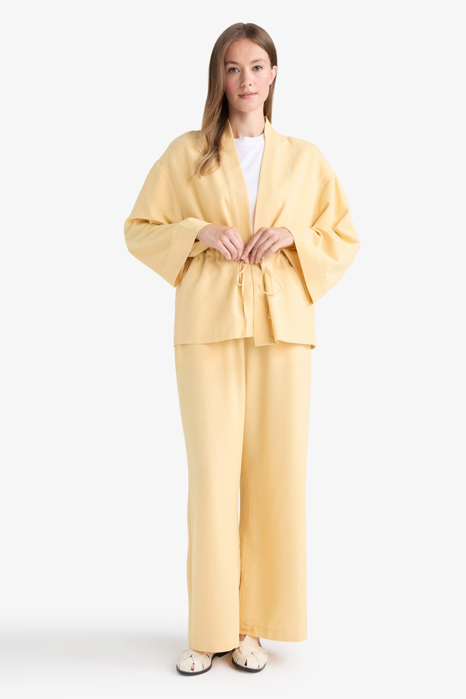 Straight Leg Linen Blend Capri