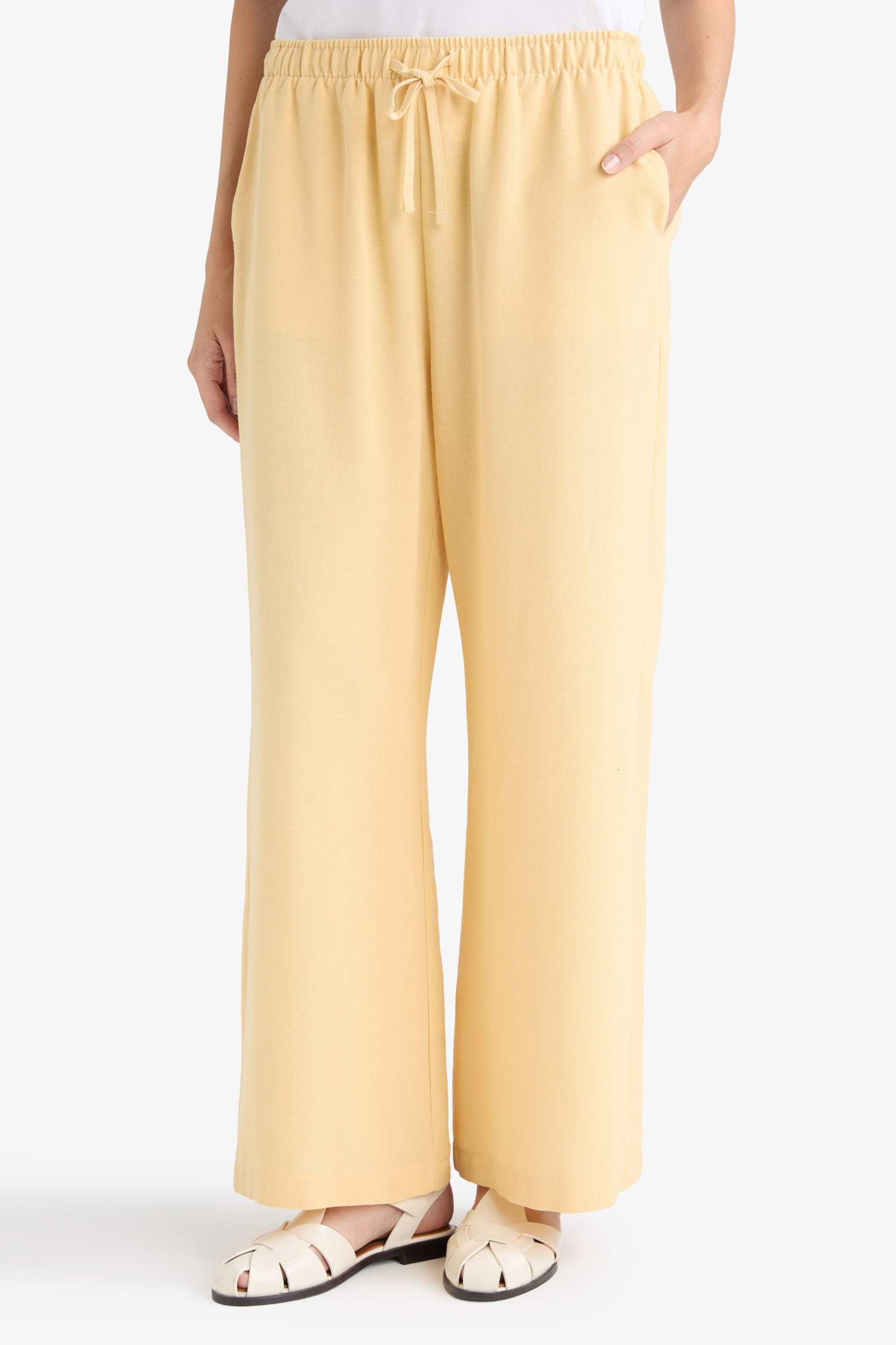Straight Leg Linen Blend Capri