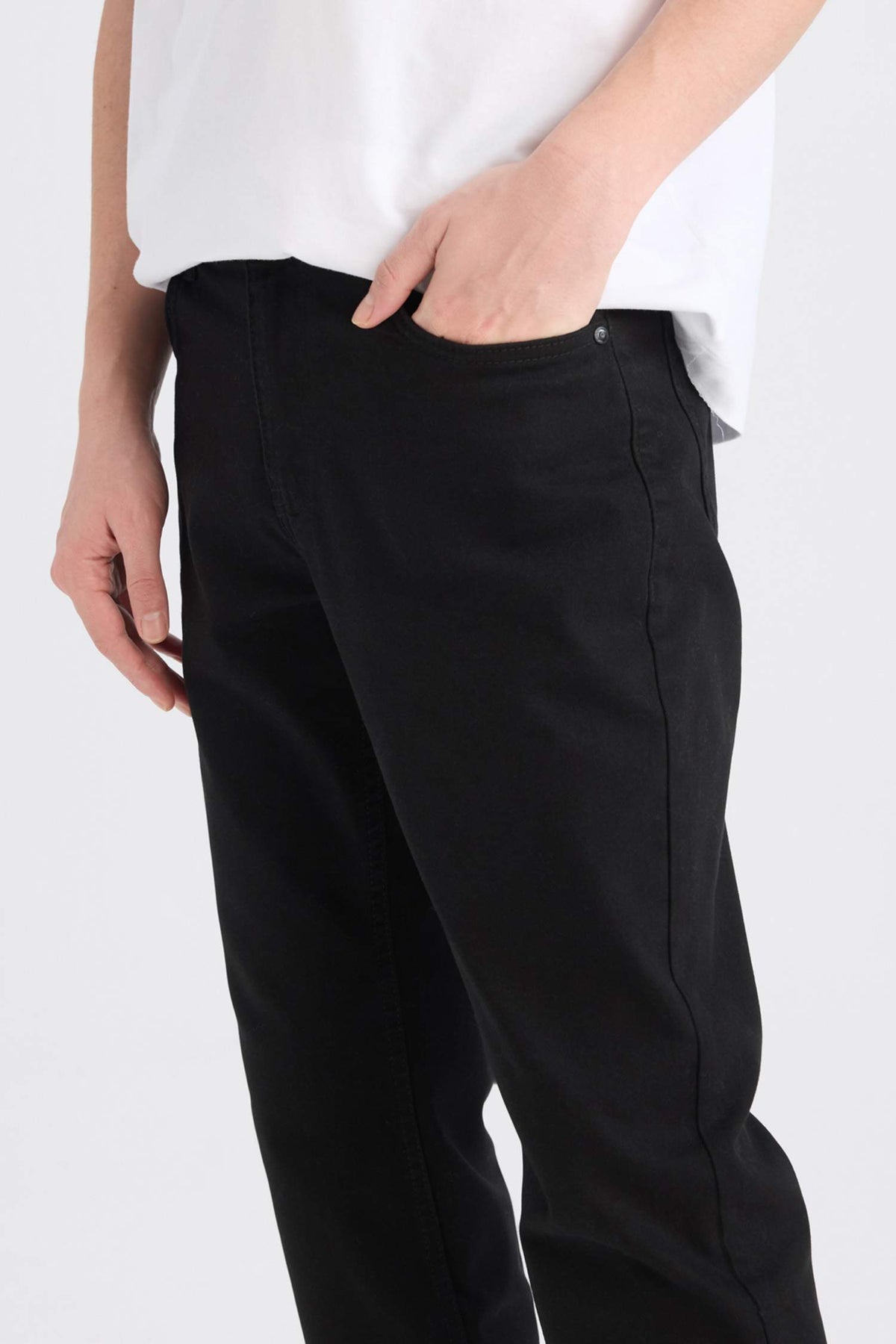 Sergio Regular Fit Normal Mold Normal Waist Pipe Leg Jean Pants