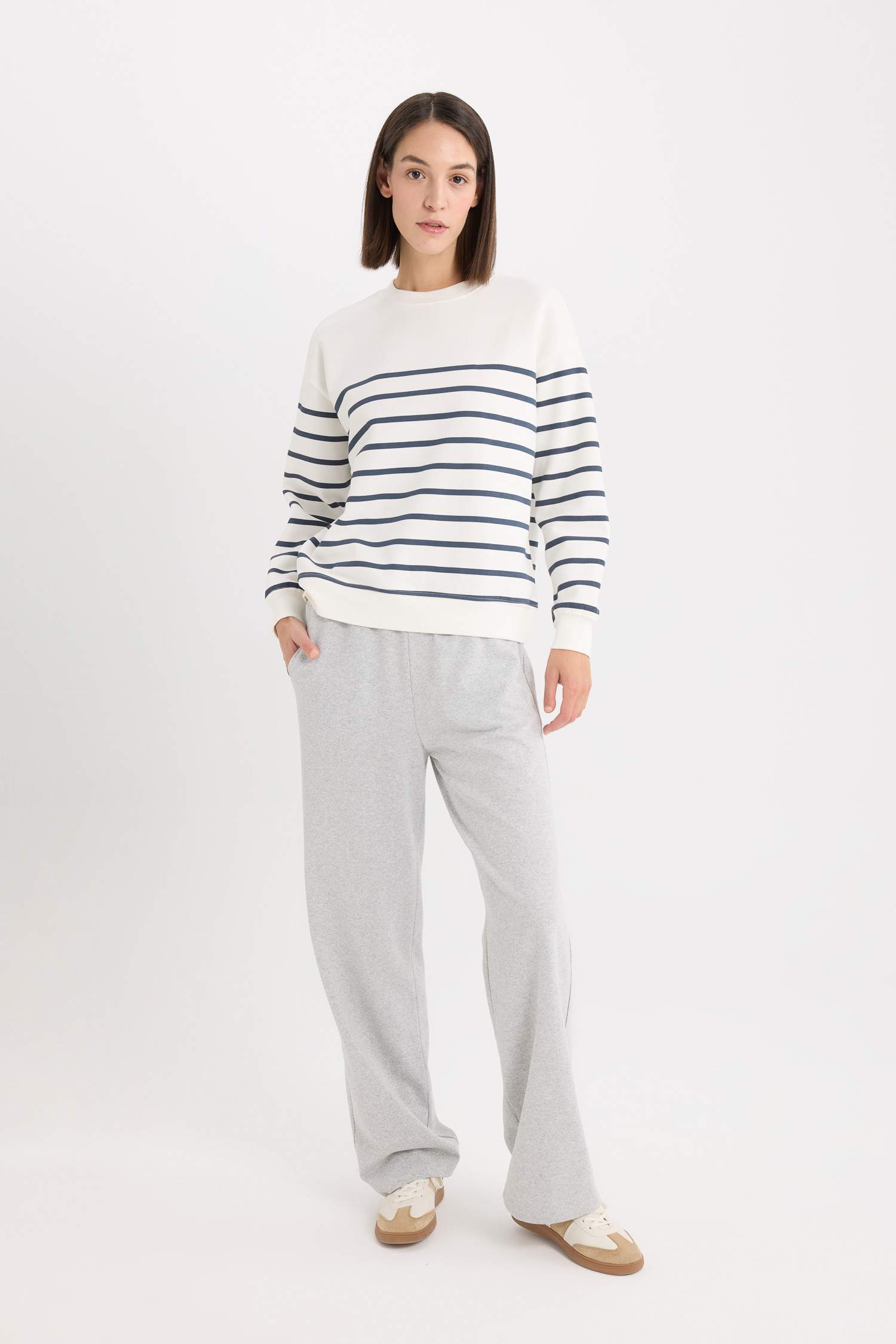 Straight Fit Pocketed Flexible Waist Sweatpants