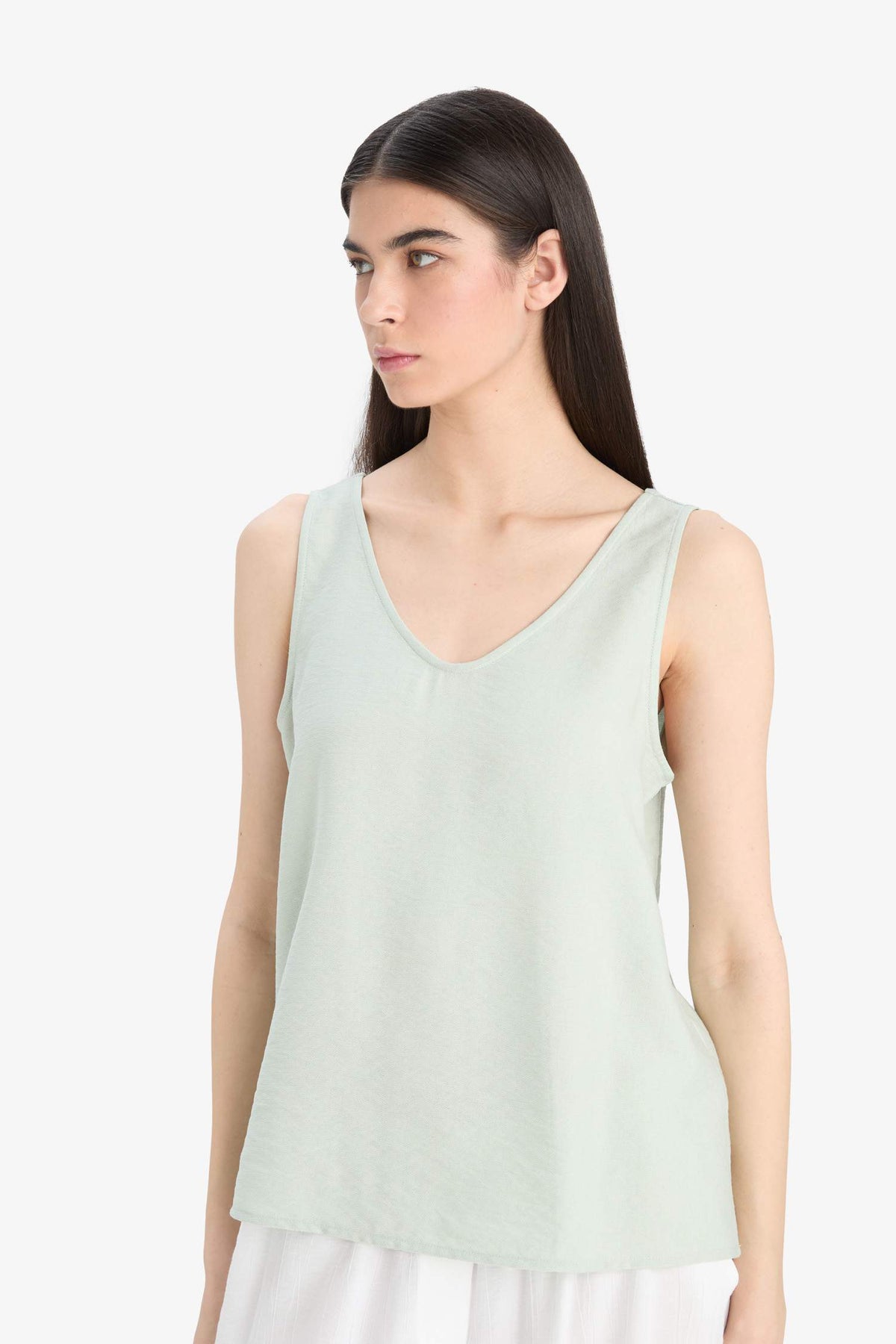 Sleeveless V-neck blouse, regular fit