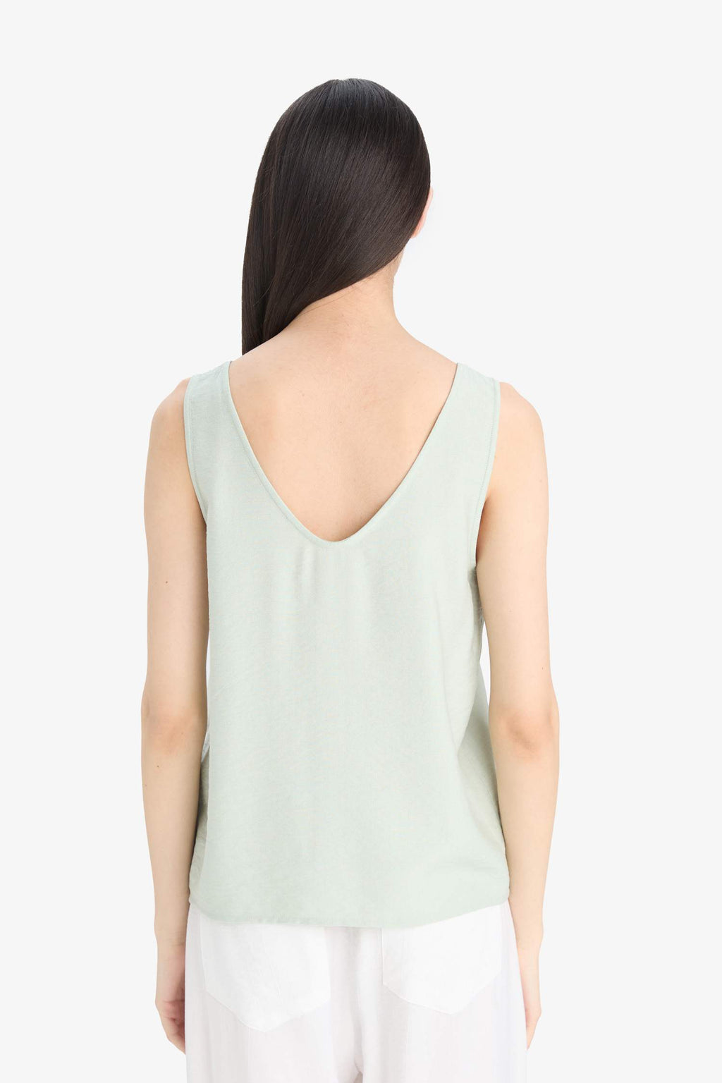 Sleeveless V-neck blouse, regular fit