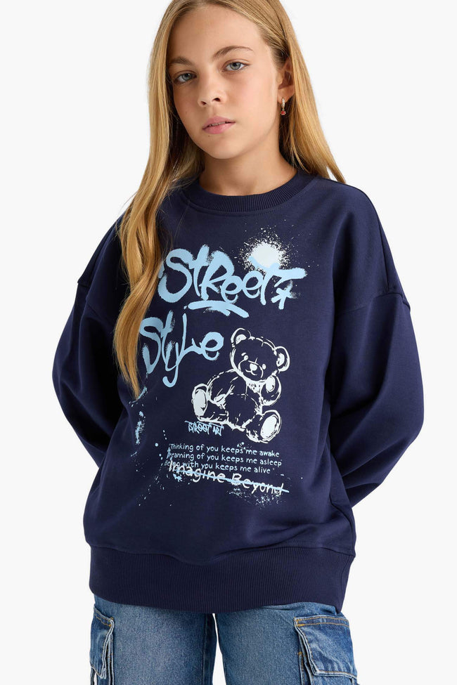 Girls Oversize Wide Pattern Crew Neck Printed Sweatshirt Hover Image